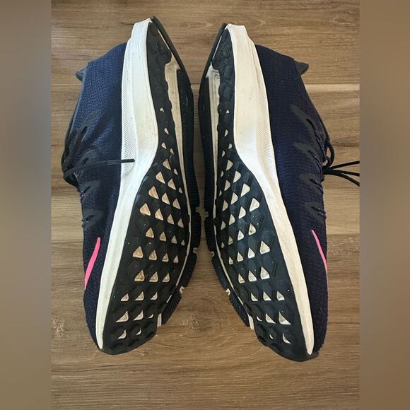 Nike Quest Running Sneaker 10 Woman’s - Picture 3 of 7